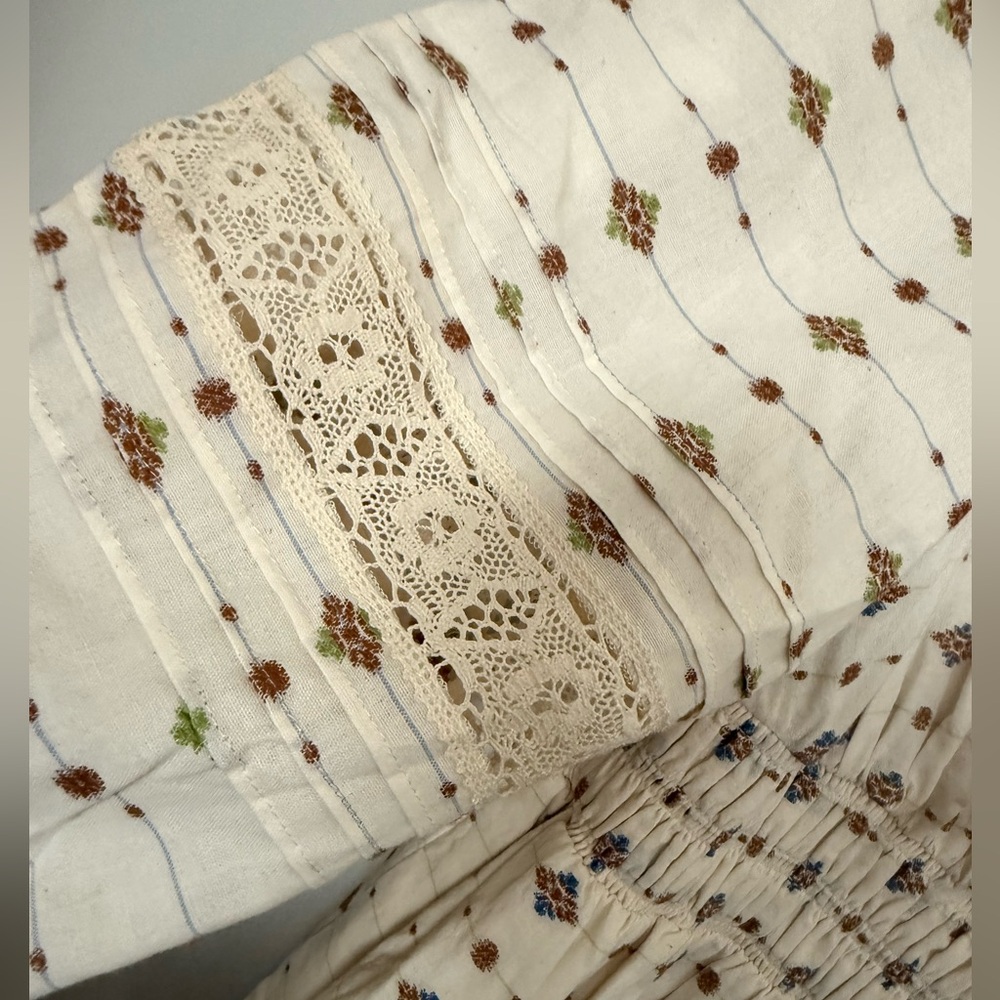 Hunter Bell Clementine Cream Long Sleeve Medallion Maxi Dress Size M |
NWOT - Picture 7 of 11